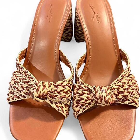 Universal Thread Sandal (New) bow on top. 3 inch heel. Size 8 - Picture 1 of 5
